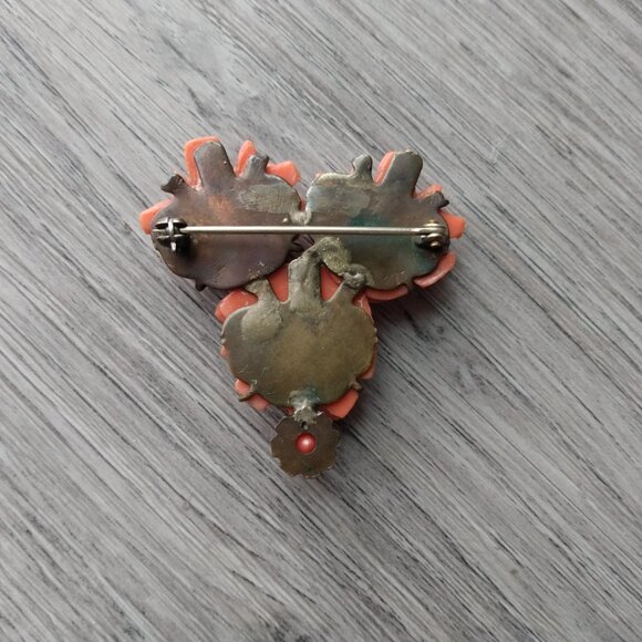 Vintage Faux Coral Brooch with Three Rose Flowers Floral - Picture 7 of 10